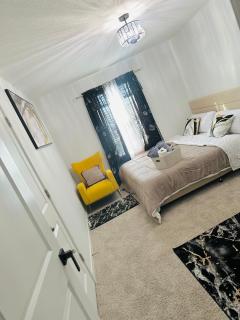 luxury king's size bedroom - 0