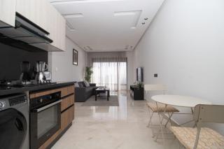 Bright Cozy Escape Walk to CFC Self Check-in - 2