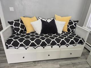 Perfect Pillow - Newark Airport - 1