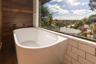 Architectural Oasis - Serenity and Spectacular Views - 2