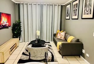 Chic Grey Escape,Sandton Apartment - 4