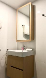 Minimalist Studio Escape 31506-2 - 2