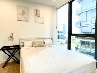 Minimalist Studio Escape 31506-2 - 5