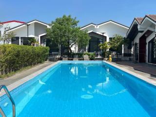 Sandy Clay Bungalows - 0