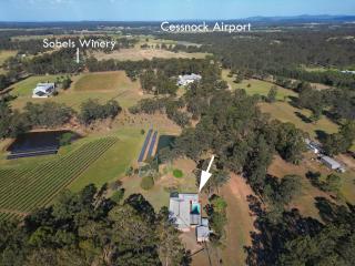 Blaxlands Kangaroo Homestead with Hot Tub walk to Concerts and Wineries - 2