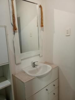 Cómodo y económico departamento en segundo piso - 3