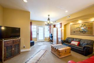 224-100 Writers Way - 2