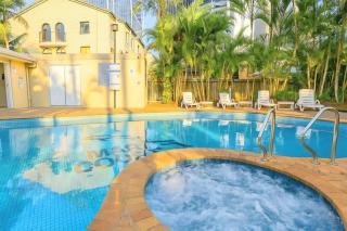 Mari Court 3BR Pool BBQ Netflix - 8