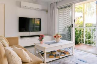 Mari Court 3BR Pool BBQ Netflix - 6