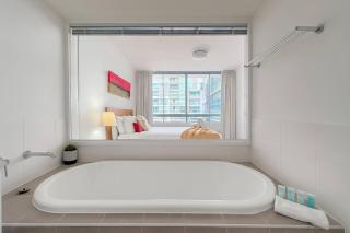 Riverfront 1BR with Heated Pool Gym Sauna - 7