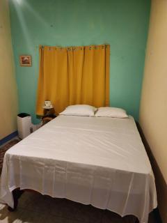 Apartment with 4 beds plus private parking off street - 7