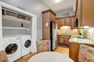 Hideaway on Jones - 9