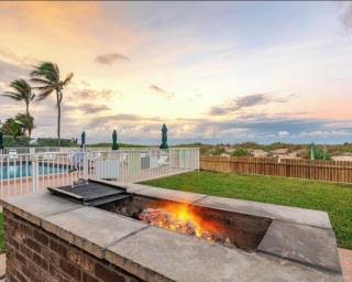 Beachfront Aparthotel in Deerfield Beach with Panoramic Views of the Ocean! - 3