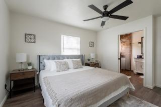 Arcadia Oasis, 4BR Ranch with Private Pool & Den - 5