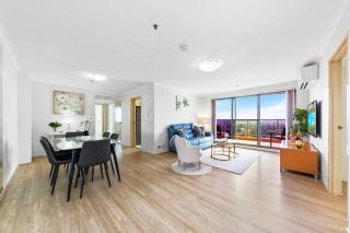 City View 3BR Apt in Hurstville with Pool & GYM - 5