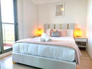 City View 3BR Apt in Hurstville with Pool & GYM - 2