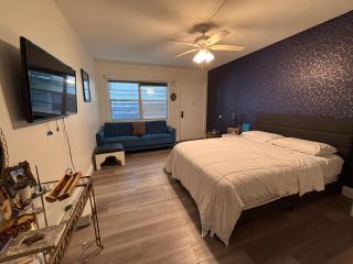 Miami Beach Escape, Walk to the Sand! - 4