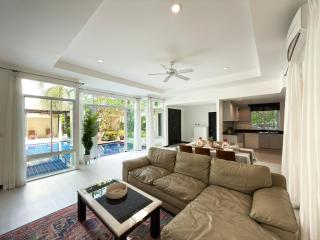 Nai Harn Family Pool Villa 4 bdr - 2
