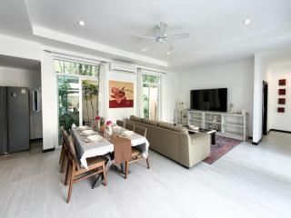 Nai Harn Family Pool Villa 4 bdr - 7