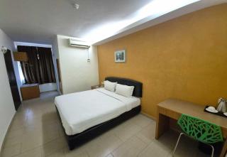 Hotel Grand Court Inn - 2