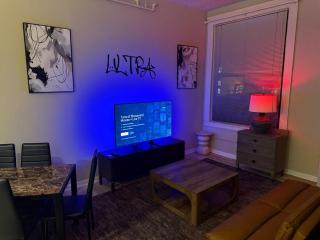 Modern Downtown Cleveland Getaway Gym Sauna - 9