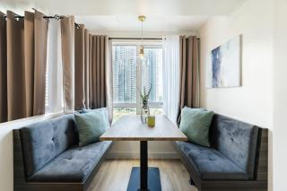 Family Loft Unit Hotel in BGC The Fort High Street - 9