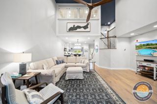 Fontana Retreat Walk to Lake Pool Golf King Suites - 2