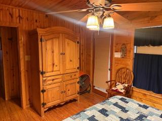 Lake Whitney Log Cabin - Lakewood Harbor - 8