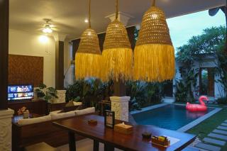 Villa Sinergi 2BR Tranquil Villa in Seminyak - 4