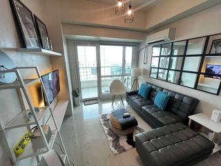 Amorsolo Tower Makati - Manila - 0