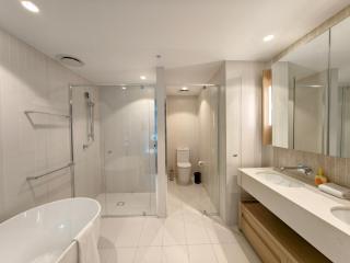 Queen's Wharf Apartments - 1