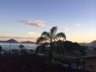 Apto Beira Mar com Vista para Praia - 0