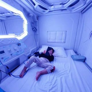 Danang Capsule Hotel & Rooftop Bar - 3