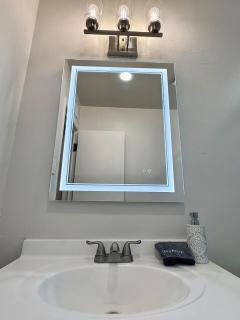 La Casa Contenta - Stylish Casita Near Downtown, Fort Bliss and Hospitals - 1