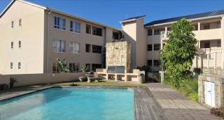 1 Bedroom Luxury Apartment, Beacon Bay North, East London - 8