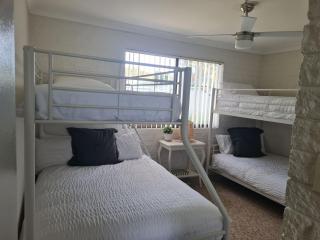 Marlin Waters Holiday Unit 6 walk to beach and river Linen & Wifi Bermagui - Bermagui - 4