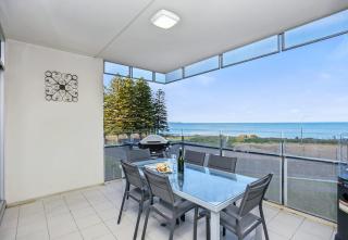 Frontage Apartments- 3Bedroom Central Seaview Escape - 0