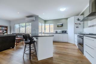 Angove House by the BnB Collection - 8