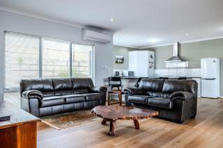 Angove House by the BnB Collection - 0