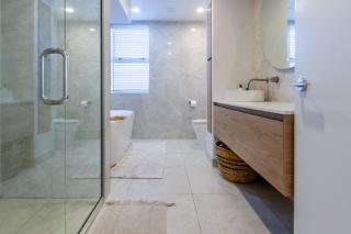 Spacious 6BR Home for Large Families or Work Teams - 3