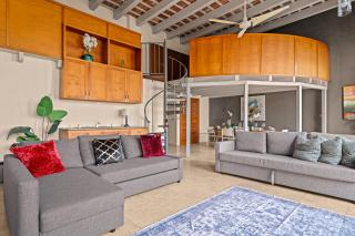 Spanish Mansion 4BD Penthouse - Perfect For Family Group - 4