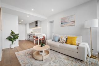 Home in the Sky 2BR Apt with City and River View - 5