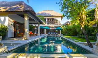 Superb and Elegant 4-Bedroom Villa - Up to 10 guests - 0
