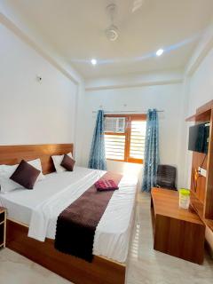 Hotel Govind priya dham - 8