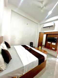 Hotel Govind priya dham - 7