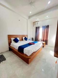 Hotel Govind priya dham - 1