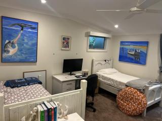 Northern Beaches Family Home with Direct Park Access - 9