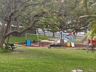 Northern Beaches Family Home with Direct Park Access - 3