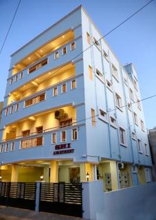 Sri Apt Homestay A2 Family-Friendly 2BHK with Kitchen - 9