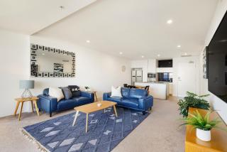 Luxury Oracle Tower 1 Luxe Retreat 2BR Level 29 - 1